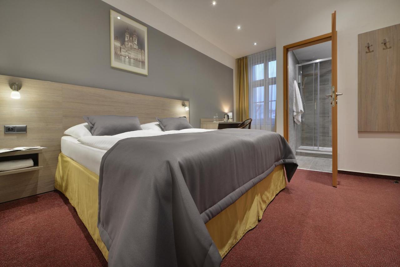 Prague Season Hotel Екстер'єр фото