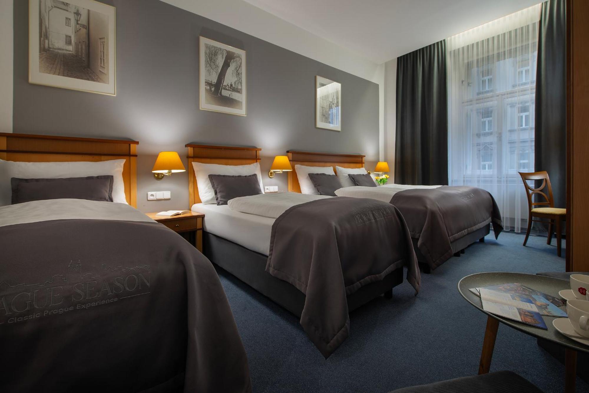 Prague Season Hotel Екстер'єр фото
