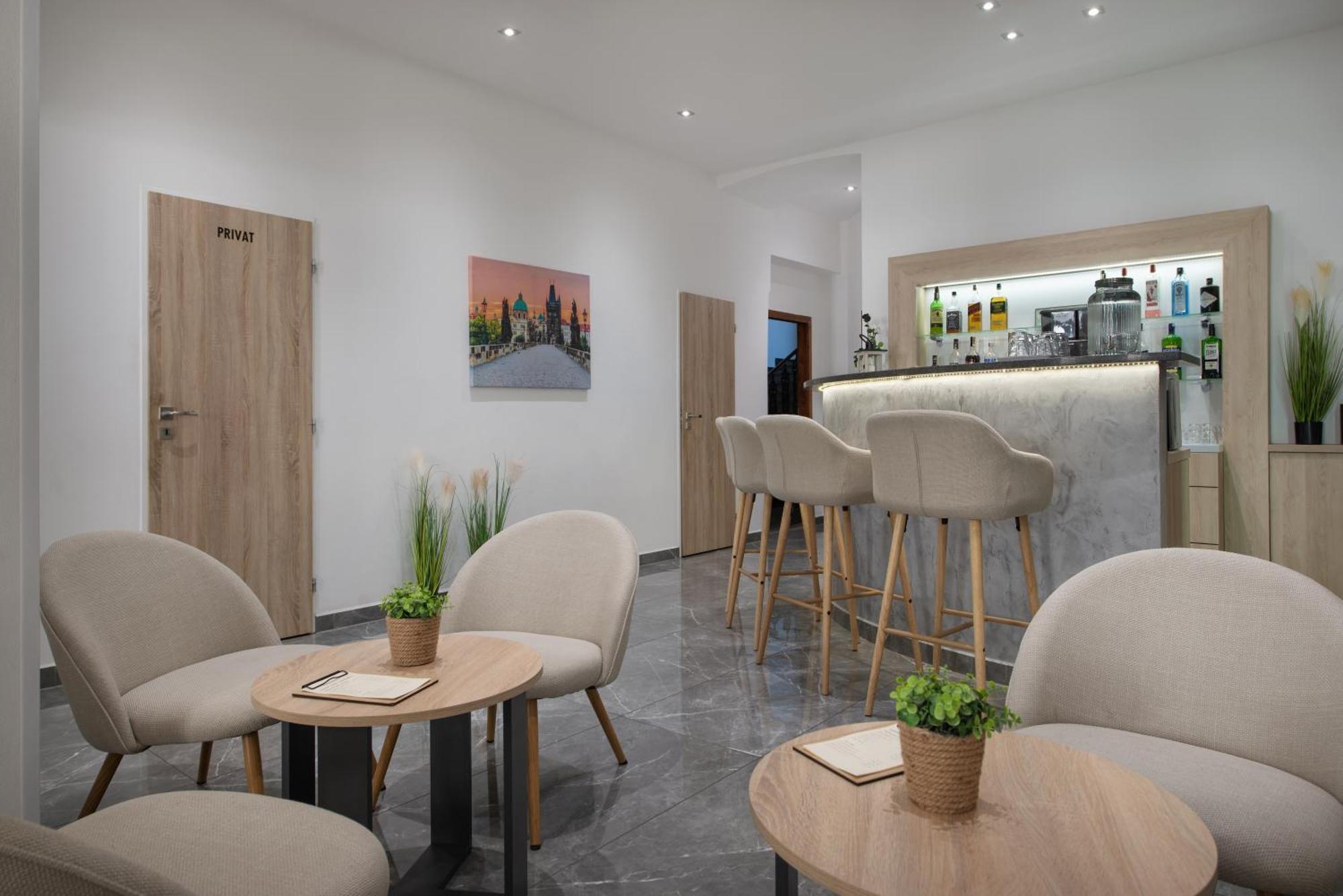Prague Season Hotel Екстер'єр фото