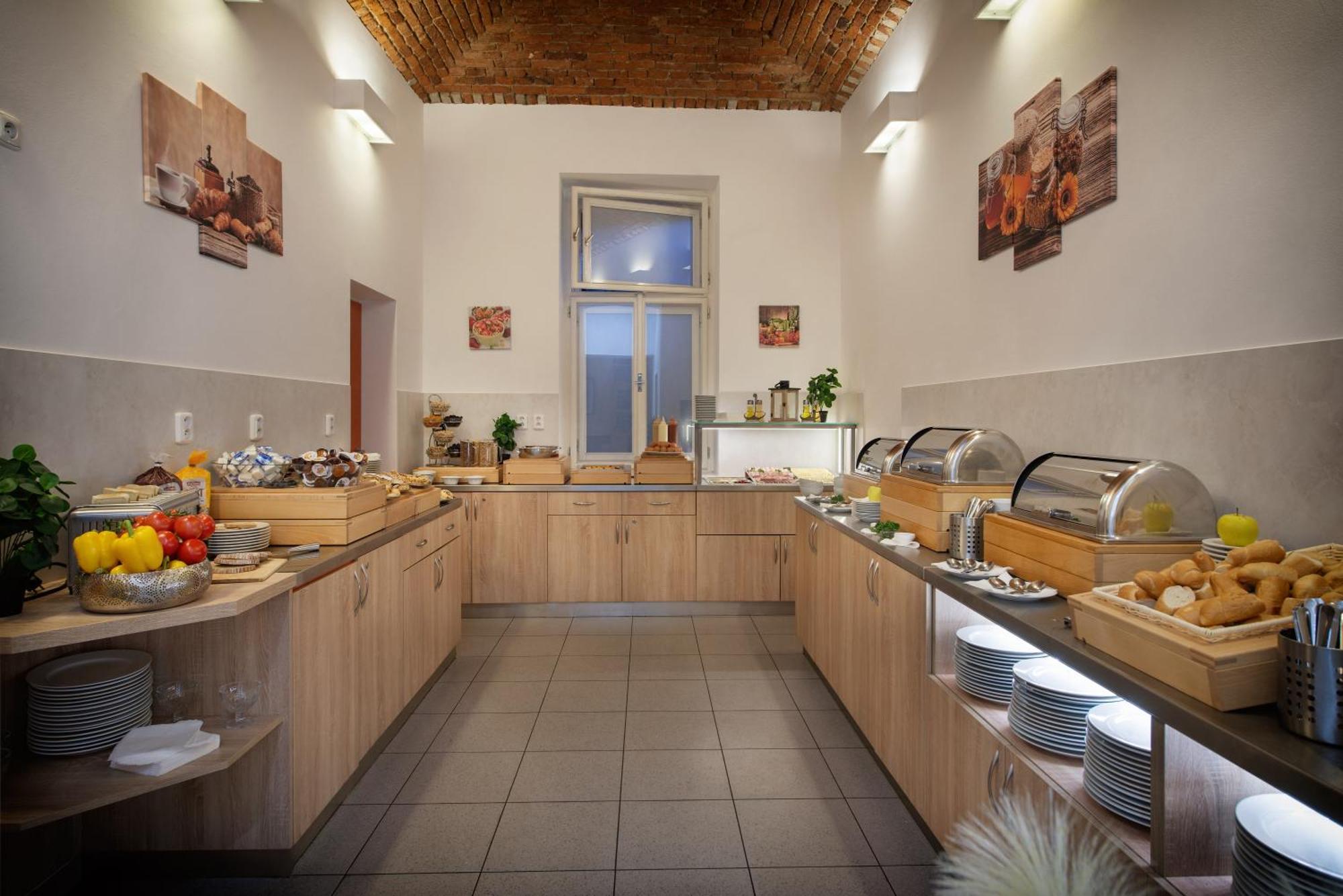 Prague Season Hotel Екстер'єр фото